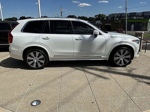 Certified 2023 Volvo XC90 B6 Ultimate w/ Protection Package Premier AWD/4WD image 7
