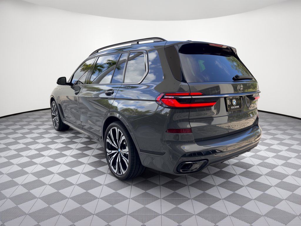 Used 2024 BMW X7 xDrive40i w/ Executive Package AWD/4WD image 3
