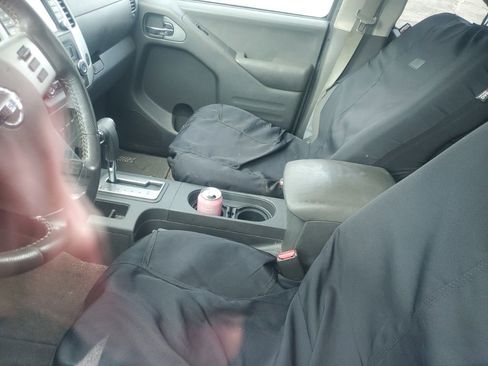 Used 2015 Nissan Frontier PRO-4X image 10