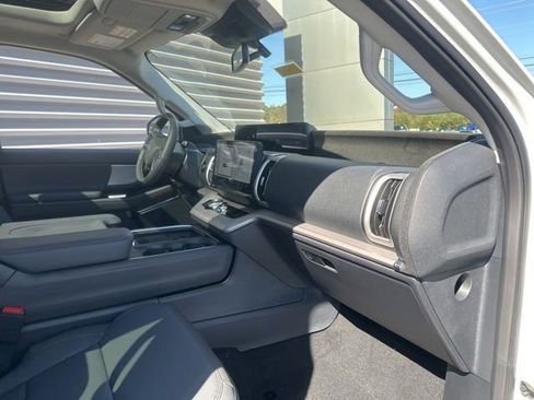 New 2025 Ford Expedition Active RWD image 33