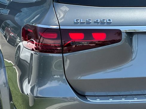 New 2026 Mercedes-Benz GLS 450 4MATIC image 33