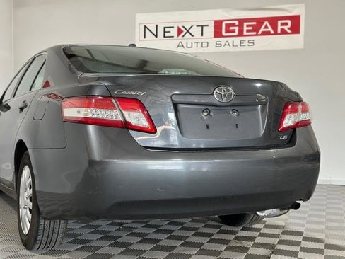 Used 2010 Toyota Camry SE FWD image 7