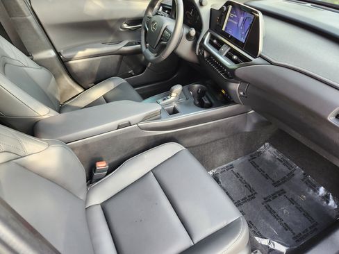 Used 2025 Lexus UX 300h FWD image 16