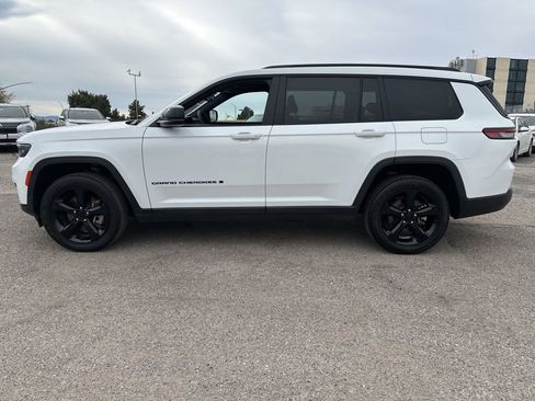 Used 2023 Jeep Grand Cherokee L Laredo image 5