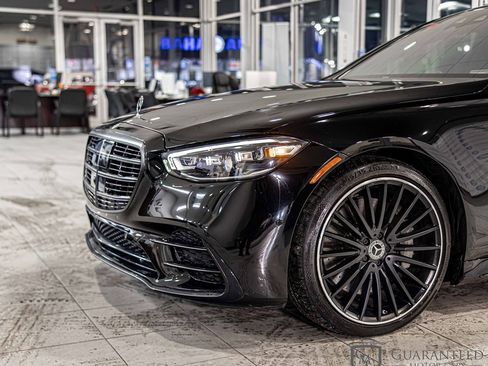 Used 2022 Mercedes-Benz S 580 4MATIC Sedan w/ AMG Line Package image 4