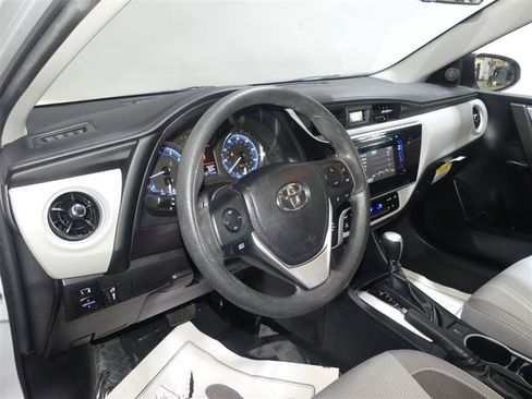 Used 2019 Toyota Corolla LE FWD image 22