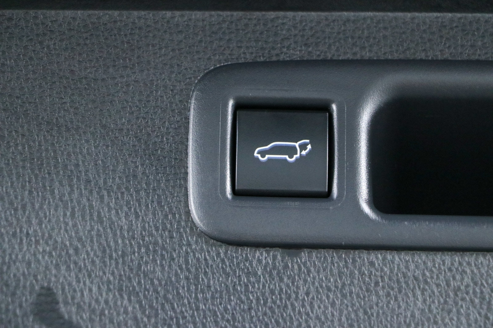 Used 2021 Toyota Highlander XLE FWD image 33