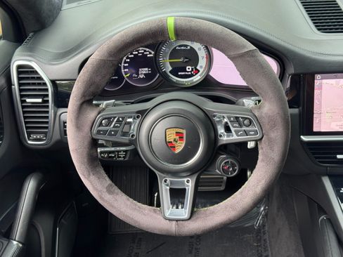 Used 2021 Porsche Cayenne Turbo S AWD/4WD image 21