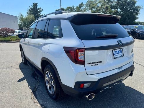 Used 2023 Honda Passport TrailSport image 3