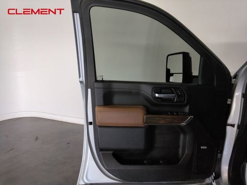 Used 2023 Chevrolet Silverado 2500 High Country w/ Technology Package image 27