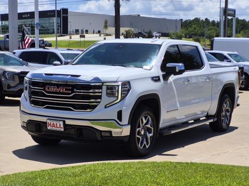 Used 2022 GMC Sierra 1500 SLT AWD/4WD image 3