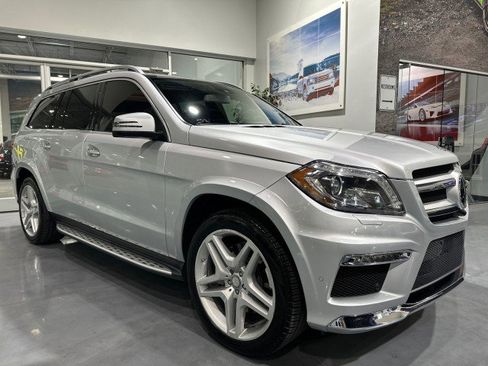 Used 2016 Mercedes-Benz GL 550 4MATIC image 17