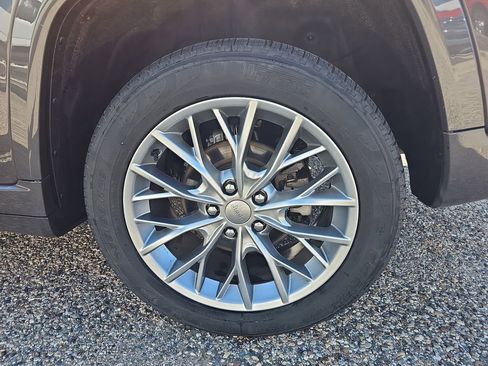 Certified 2022 Jeep Grand Cherokee Summit w/ Adv Protech Group IV image 35