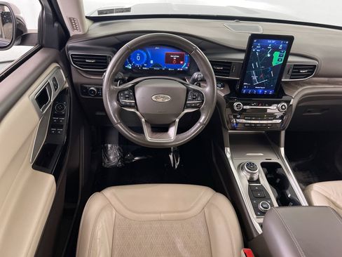 Used 2021 Ford Explorer Platinum w/ Equipment Group 601A AWD/4WD image 24