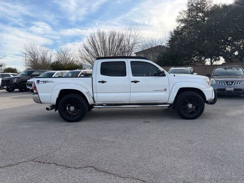 Used 2014 Toyota Tacoma PreRunner w/ SR5 Package image 4