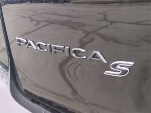 New 2026 Chrysler Pacifica Select w/ S Appearance Package image 13