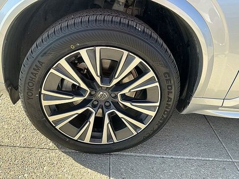 Used 2022 Volvo XC90 T6 Momentum w/ Advanced Package image 13