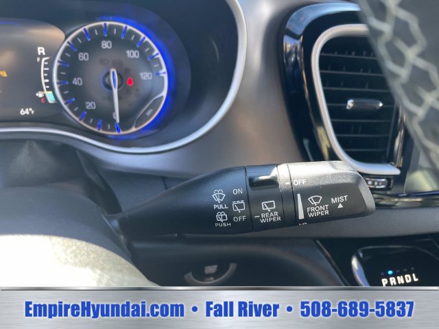 Used 2025 Chrysler Pacifica Select FWD image 32