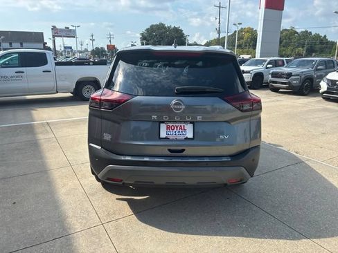 Used 2023 Nissan Rogue SV w/ SV Premium B Package FWD image 6