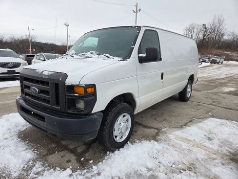 Used 2009 Ford E-150 and Econoline 150 image 2