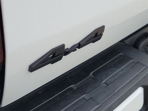 Used 2025 Toyota Tacoma TRD Off-Road image 7