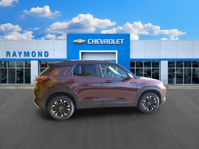 Used 2023 Chevrolet TrailBlazer LT w/ Convenience Package FWD image 3
