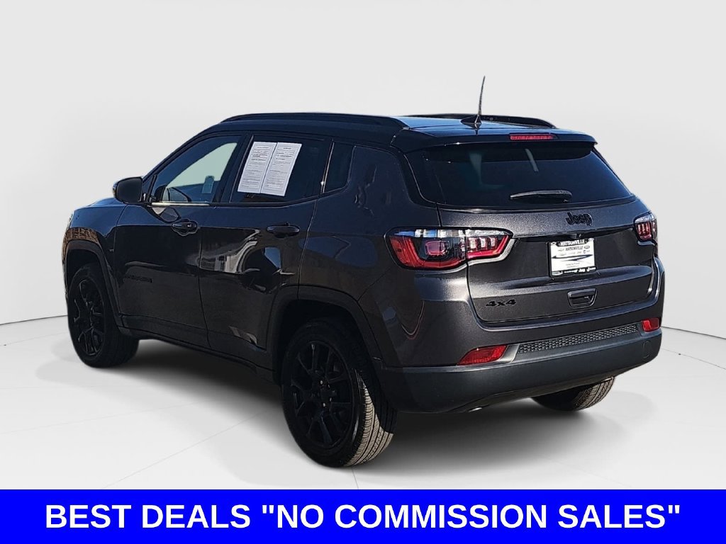 Used 2023 Jeep Compass Latitude w/ Sun and Sound Group AWD/4WD image 5