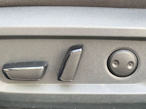 Used 2025 Nissan Rogue SV image 22