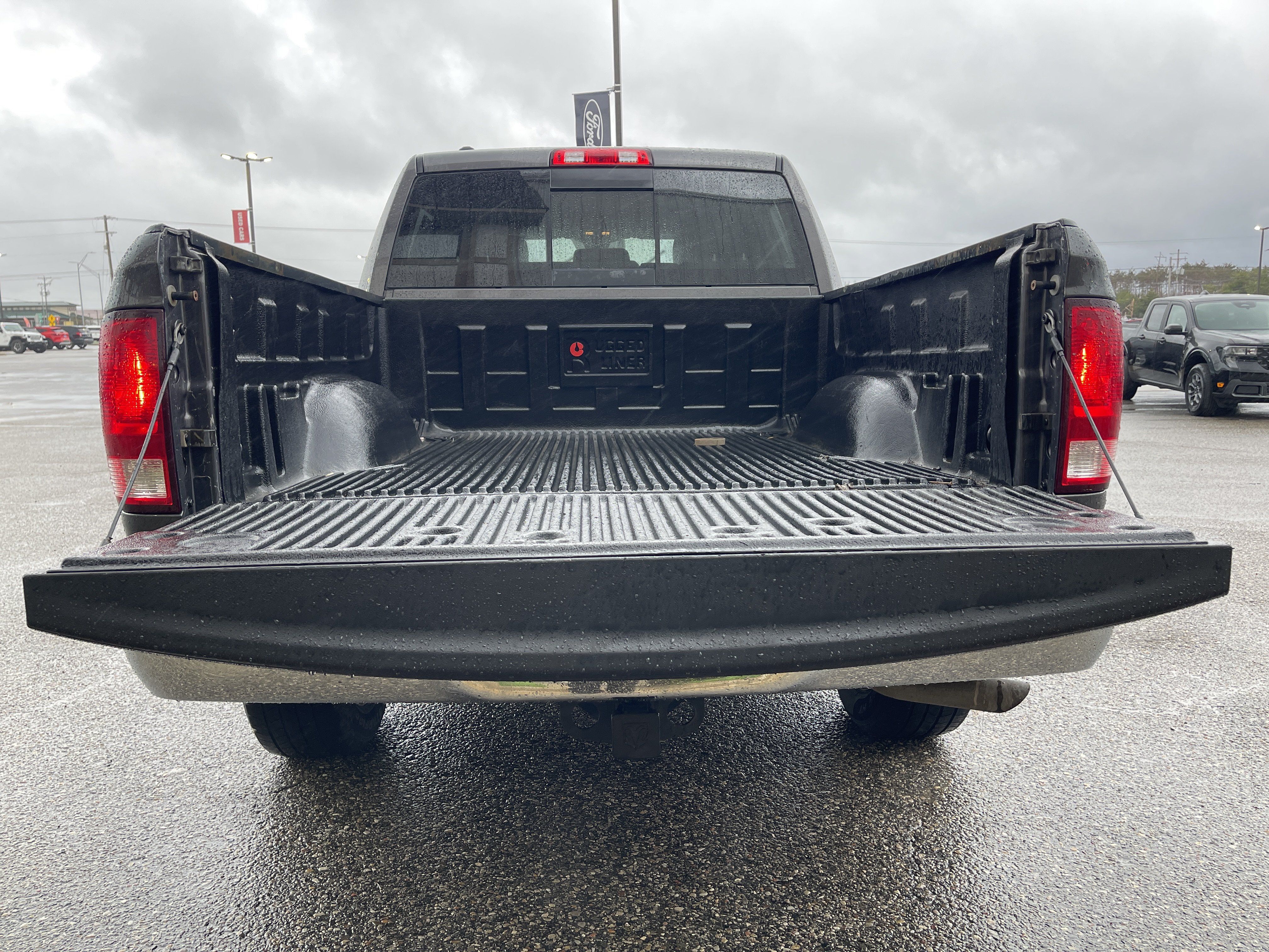 Used 2018 RAM 1500 Classic SLT AWD/4WD image 9