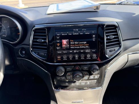 Used 2021 Jeep Grand Cherokee Limited w/ Luxury Group II image 26