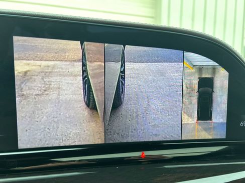 Used 2023 Cadillac Escalade Sport Platinum w/ LPO, ONYX Package image 32