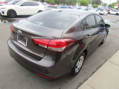 Used 2017 Kia Forte LX w/ LX Popular Package FWD image 5