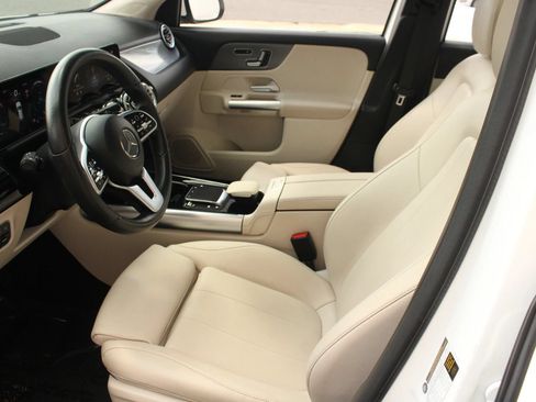 Used 2023 Mercedes-Benz GLA 250 w/ Premium Package image 14