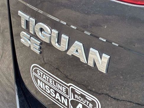 Used 2020 Volkswagen Tiguan SE w/ Panoramic Sunroof Package image 12