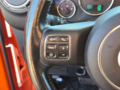 Used 2013 Jeep Wrangler Unlimited Sahara w/ Connectivity Group AWD/4WD image 19