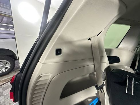 Certified 2024 Chrysler Pacifica Touring-L FWD image 10