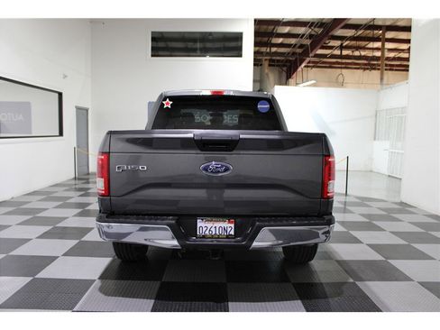 Used 2015 Ford F150 XLT image 5
