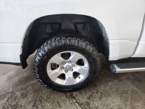 Used 2023 RAM 1500 Big Horn AWD/4WD image 33