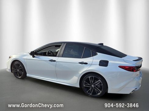 Used 2025 Toyota Camry XSE FWD image 3