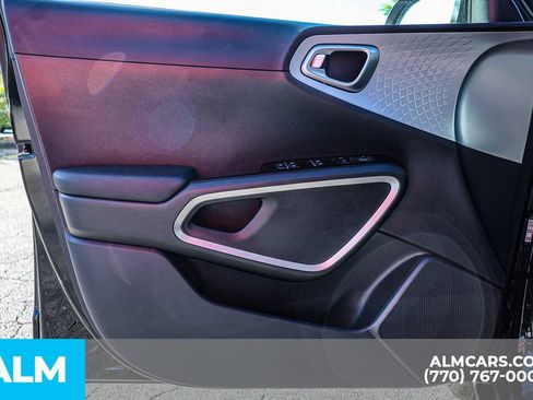 Used 2025 Kia Soul LX w/ LX Technology Package FWD image 43