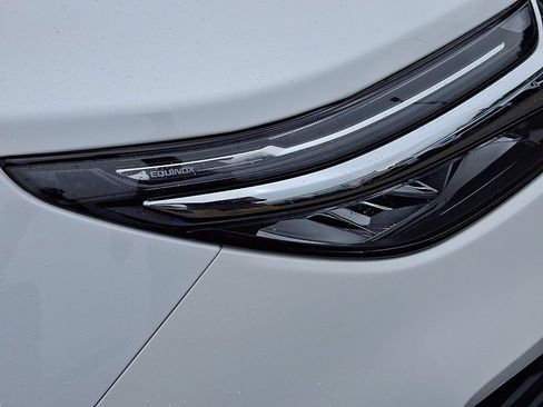 Used 2023 Chevrolet Equinox LT FWD image 9