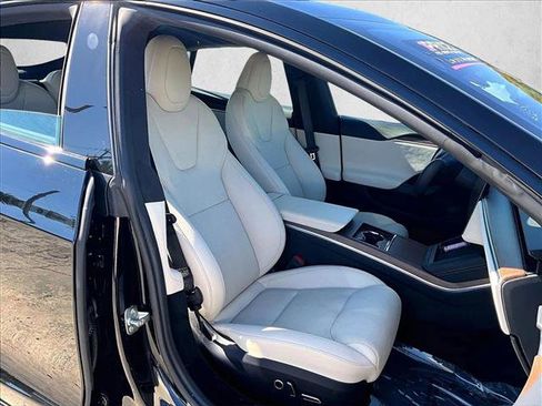 Used 2023 Tesla Model S image 7