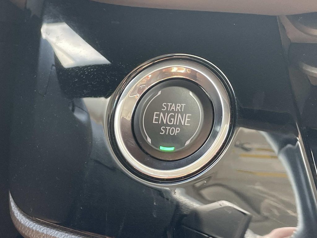Used 2024 Buick Envision Preferred AWD/4WD image 27