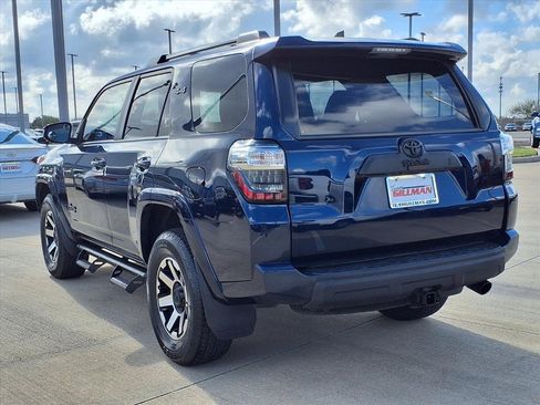 Used 2022 Toyota 4Runner TRD Off-Road image 2