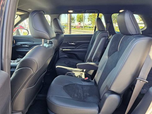 Used 2024 Toyota Grand Highlander Hybrid MAX Limited image 18