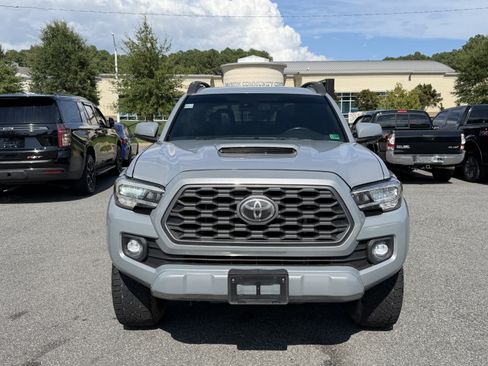 Used 2021 Toyota Tacoma TRD Sport w/ TRD Premium Sport Package AWD/4WD image 3