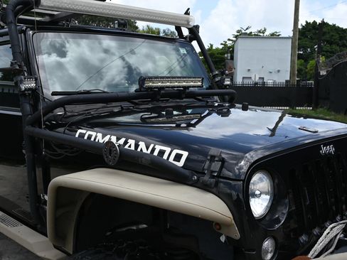 Used 2017 Jeep Wrangler Unlimited Sport w/ Quick Order Package 24S AWD/4WD image 10
