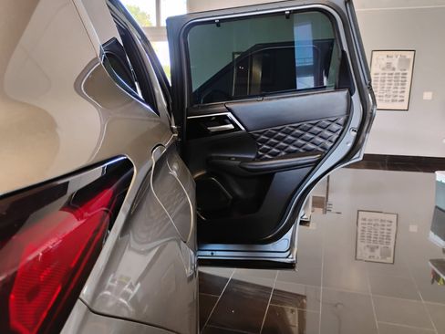 Used 2023 Mitsubishi Outlander SEL image 68