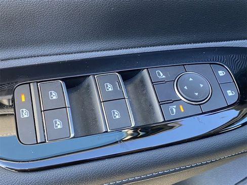 Certified 2025 Nissan Murano SV image 22