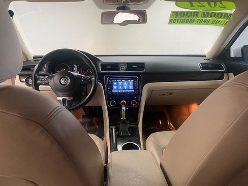 Used 2014 Volkswagen Passat 1.8T SEL Premium image 28